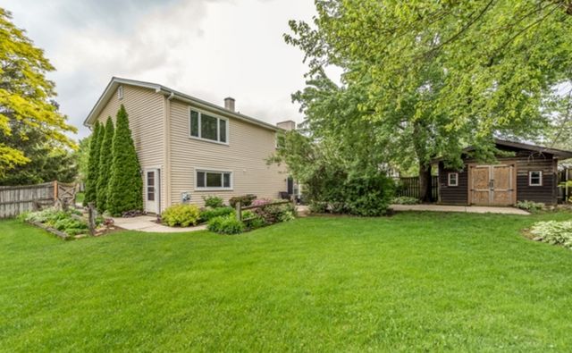 238 S Park Place Drive, Bartlett, IL 60103