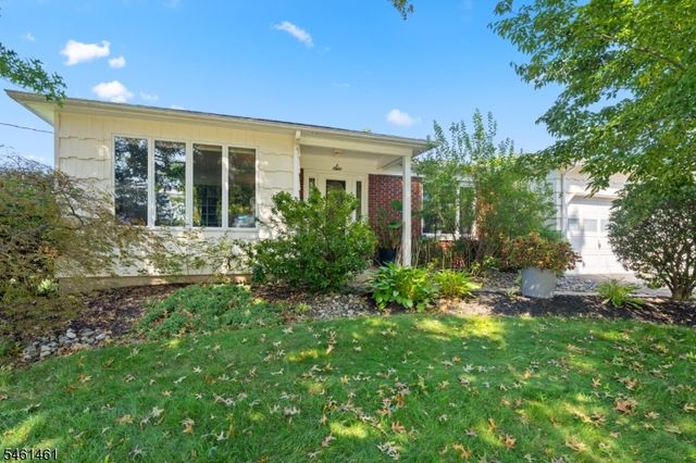 6 Martin Ln, Hamilton Twp., NJ 08619