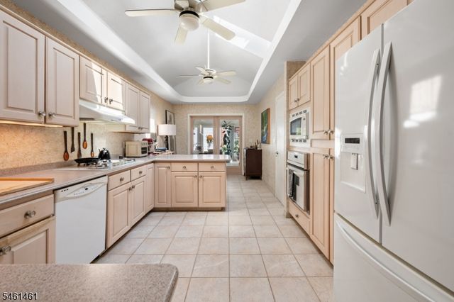 6 Martin Ln, Hamilton Twp., NJ 08619