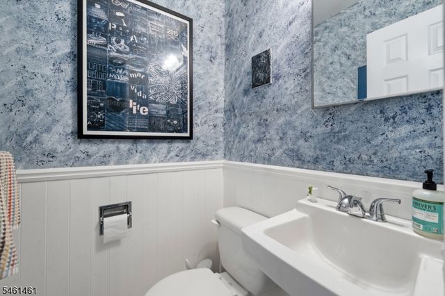6 Martin Ln, Hamilton Twp., NJ 08619