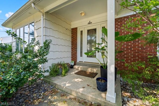 6 Martin Ln, Hamilton Twp., NJ 08619