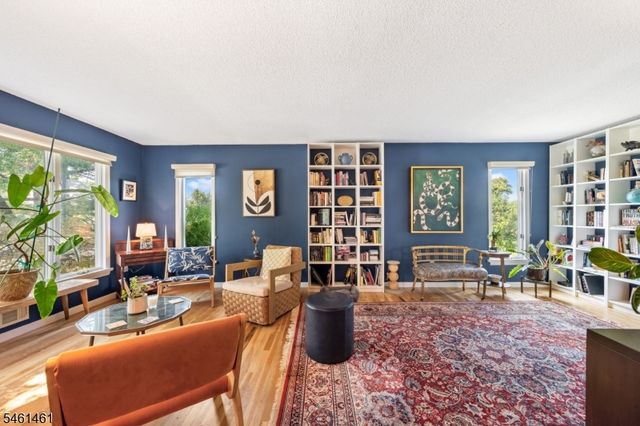 6 Martin Ln, Hamilton Twp., NJ 08619