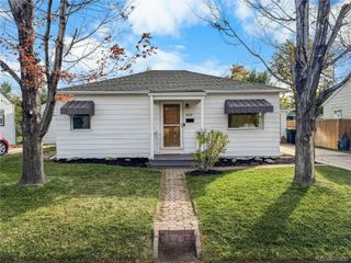 4624 S Logan Street, Englewood, CO 80113