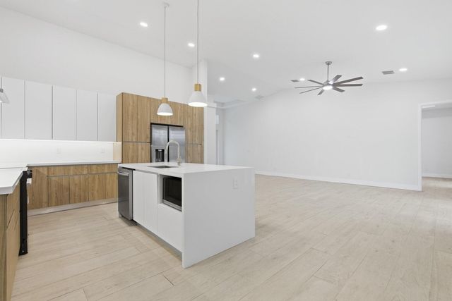 2815 Northside Drive, Lake Worth, FL 33462