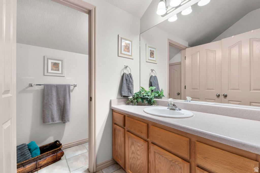 Image 16 of property listing at 14008 S EMMELINE DR, Herriman, UT 84096