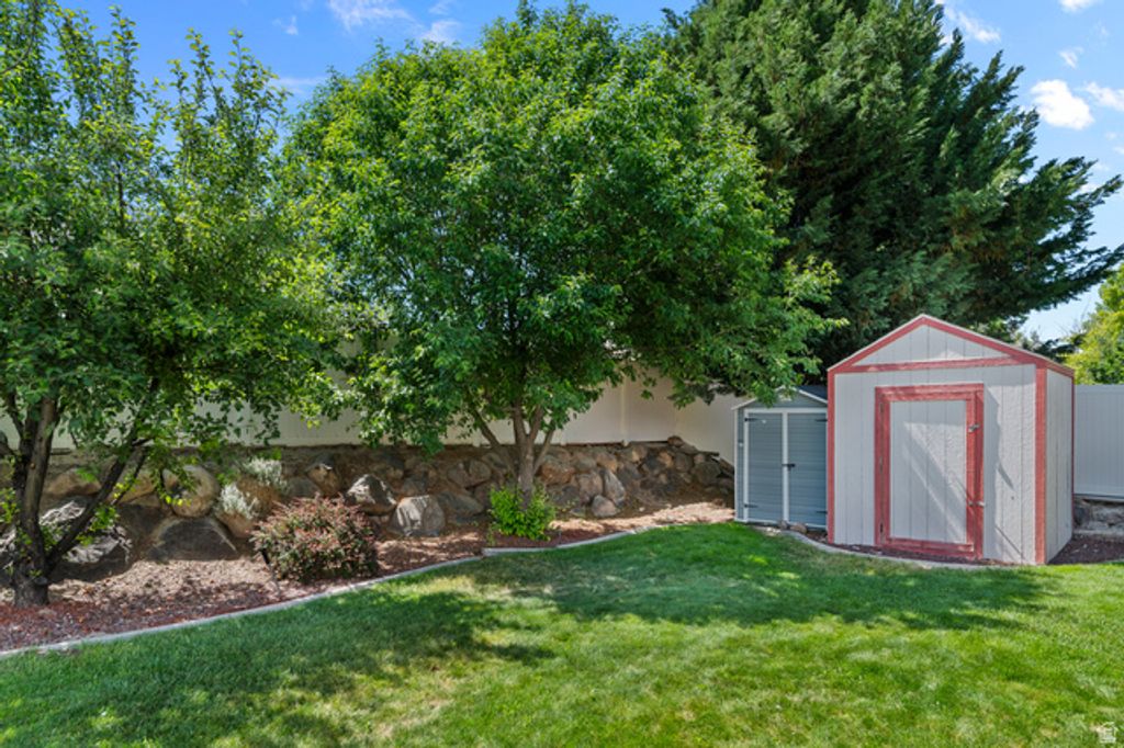 Image 25 of property listing at 14008 S EMMELINE DR, Herriman, UT 84096