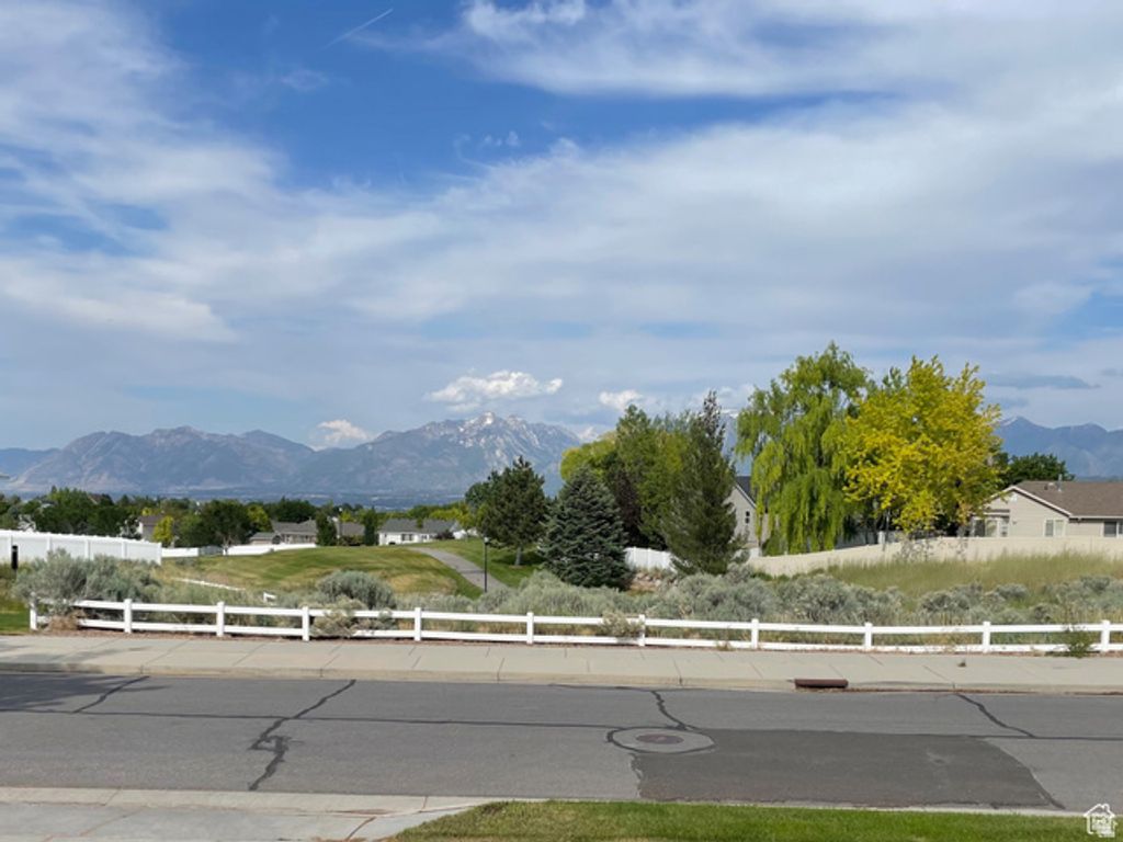 Image 29 of property listing at 14008 S EMMELINE DR, Herriman, UT 84096