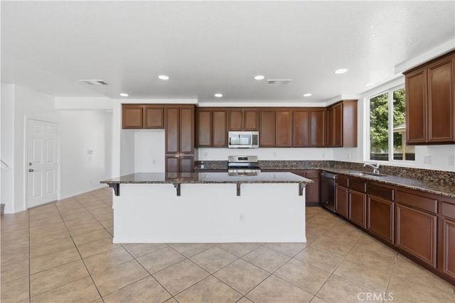 13855 Jackson Street, Oak Hills, CA 92344