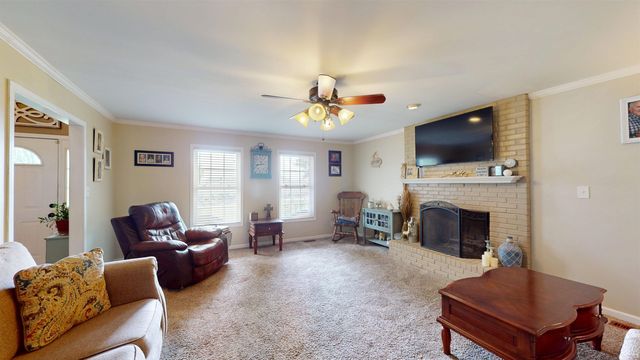 7666 Vann Road, Newburgh, IN 47630
