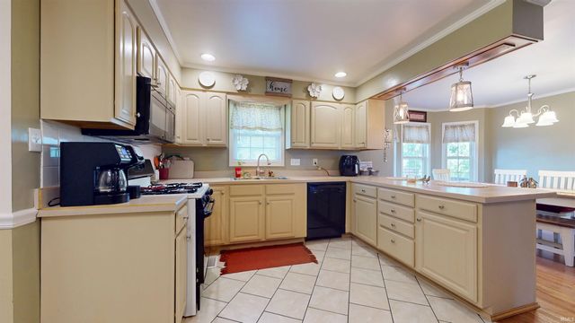7666 Vann Road, Newburgh, IN 47630