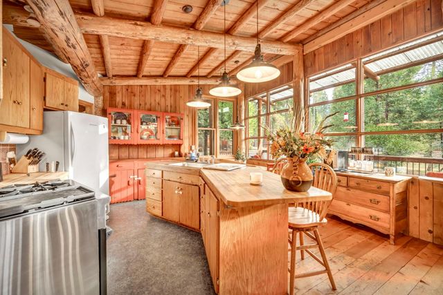 1486 Prussian Hill Rd, Mokelumne Hill, CA 95245