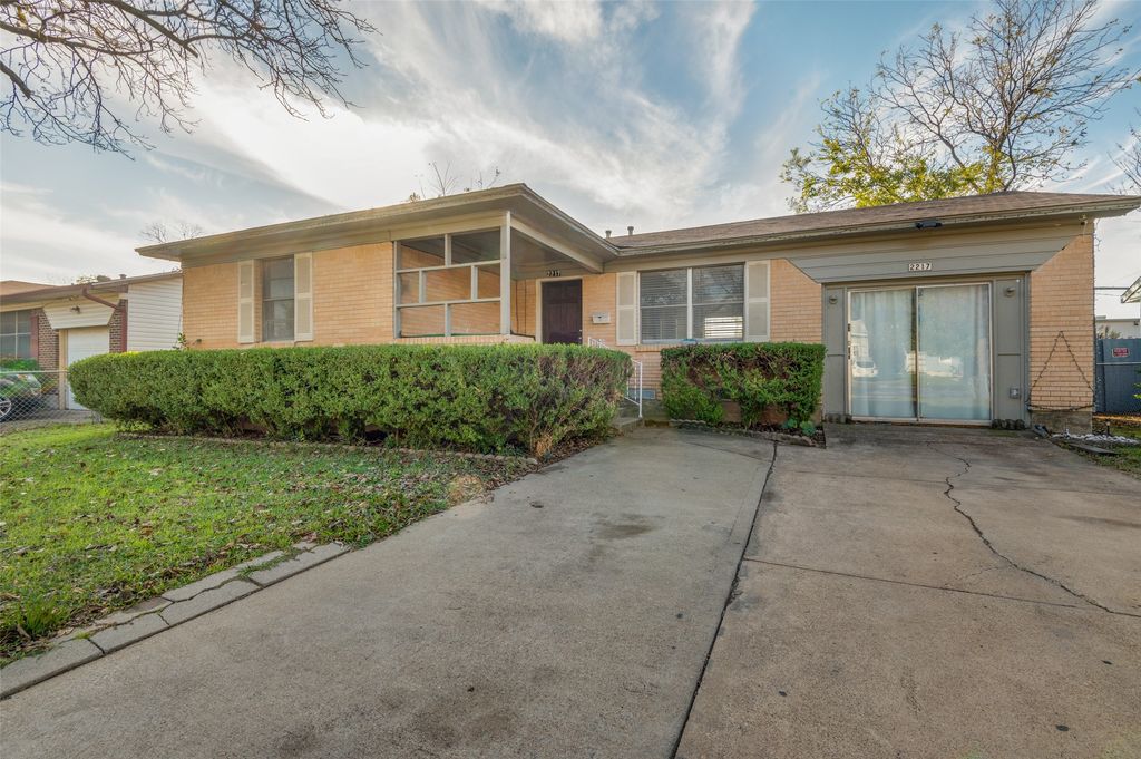 2217 Garden Oaks Drive, Irving, TX 75061