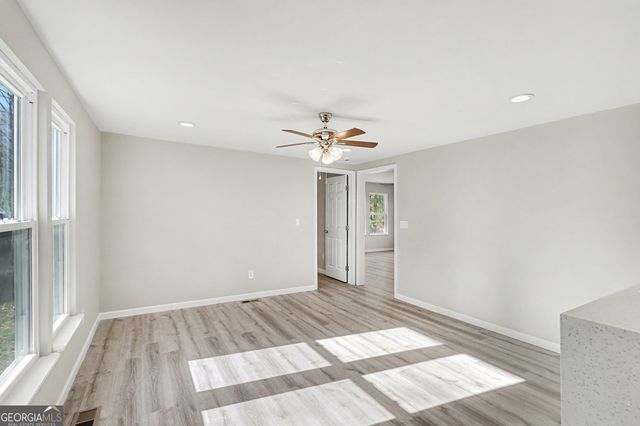 219 Lake Circle, Newnan, GA 30263