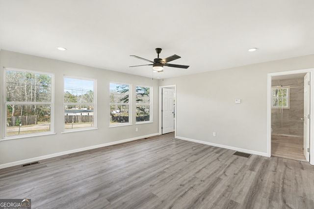 219 Lake Circle, Newnan, GA 30263