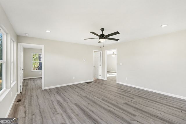 219 Lake Circle, Newnan, GA 30263