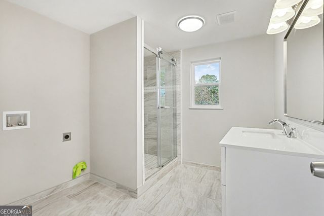 219 Lake Circle, Newnan, GA 30263