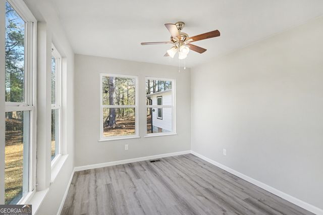 219 Lake Circle, Newnan, GA 30263