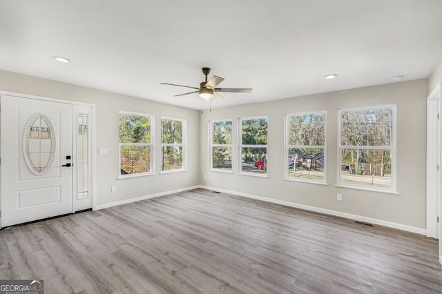 219 Lake Circle, Newnan, GA 30263