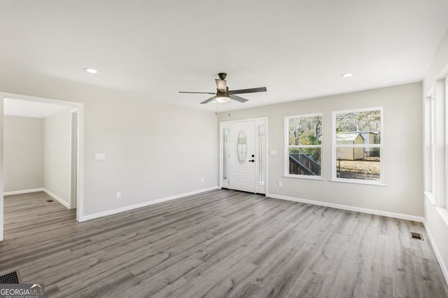 219 Lake Circle, Newnan, GA 30263