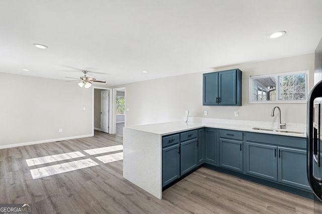 219 Lake Circle, Newnan, GA 30263