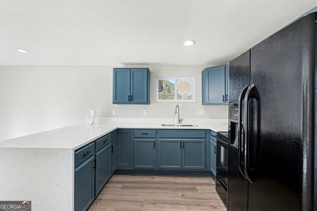 219 Lake Circle, Newnan, GA 30263