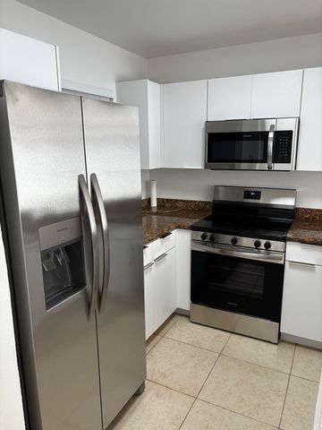 1515 LAKE CRYSTAL Drive B, West Palm Beach, FL 33411
