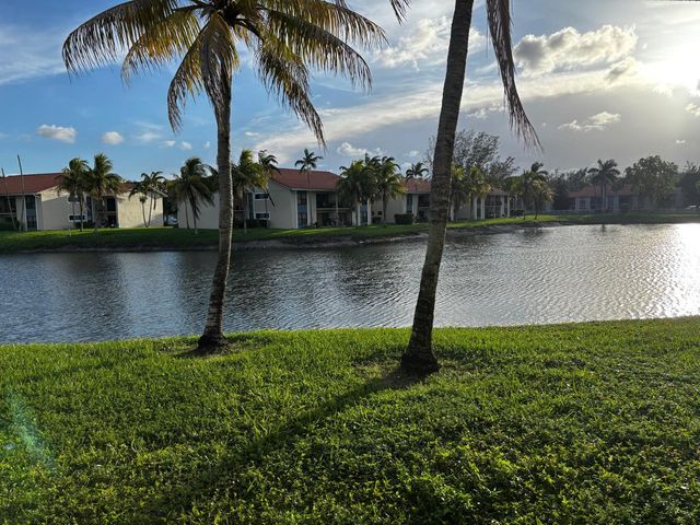 1515 LAKE CRYSTAL Drive B, West Palm Beach, FL 33411