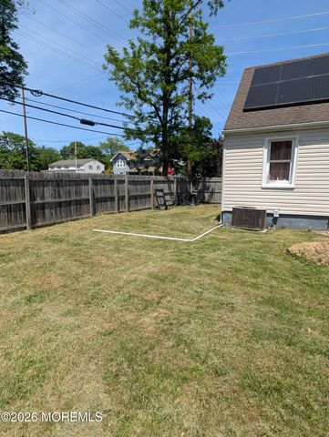 54 Clinton Avenue, Eatontown, NJ 07724