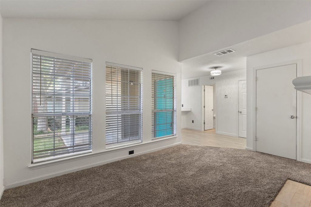 1424 Meadowood Village Drive, Fort Worth, TX 76120 — photo 5