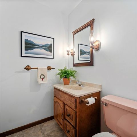 905 Watt Rd, Washington Twp, PA 15613