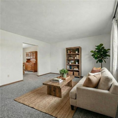 905 Watt Rd, Washington Twp, PA 15613