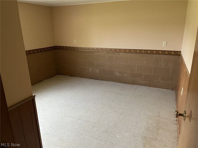 8785 Root Road, North Ridgeville, OH 44039