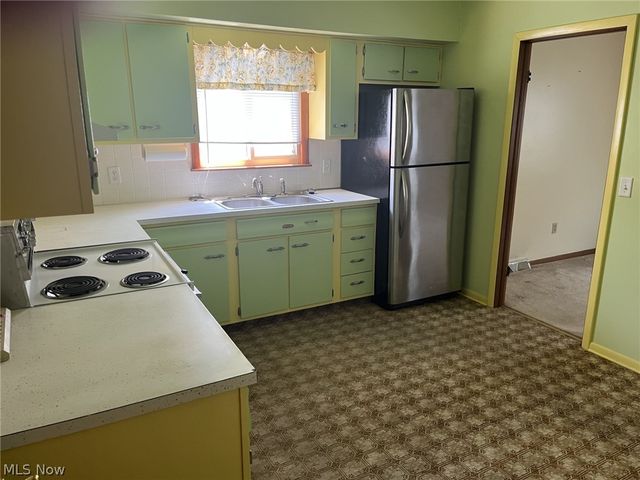 8785 Root Road, North Ridgeville, OH 44039