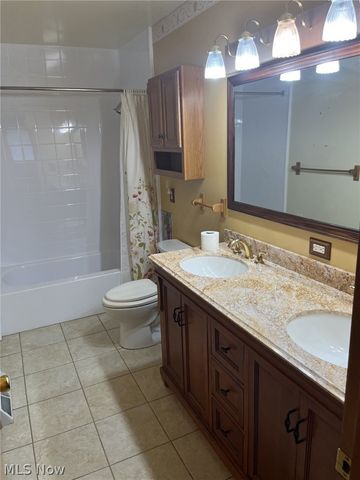 8785 Root Road, North Ridgeville, OH 44039