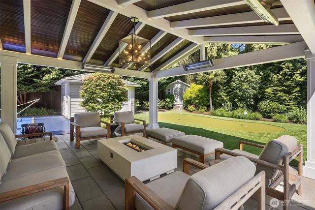 2042 77th Avenue NE, Medina, WA 98039
