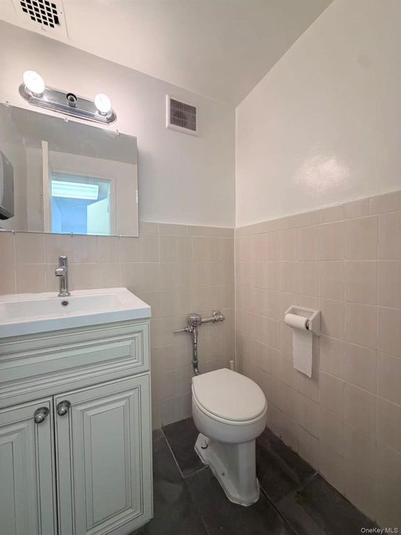137-10 Franklin Avenue L1, Flushing, NY 11355 — photo 4