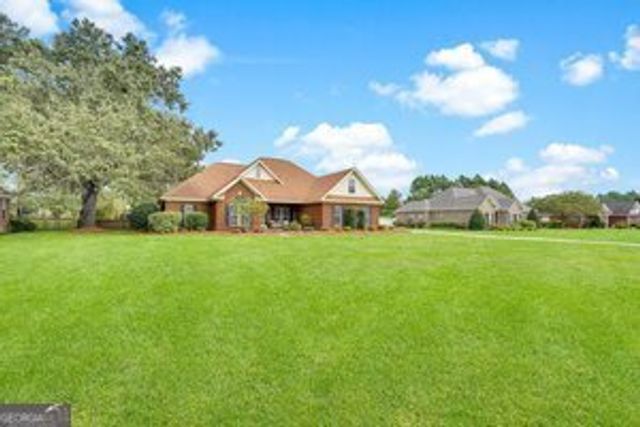 9005 Oakfield Drive, Statesboro, GA 30461