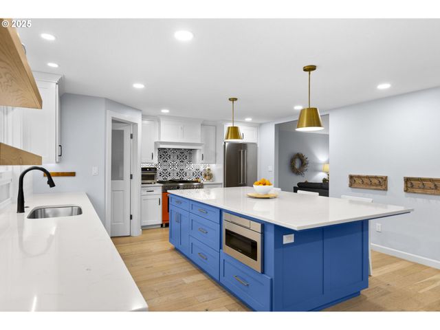 2195 Nw 160TH Ave, Beaverton, OR 97006