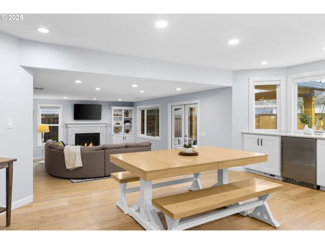 2195 Nw 160TH Ave, Beaverton, OR 97006