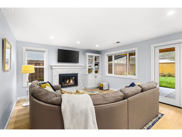 2195 Nw 160TH Ave, Beaverton, OR 97006