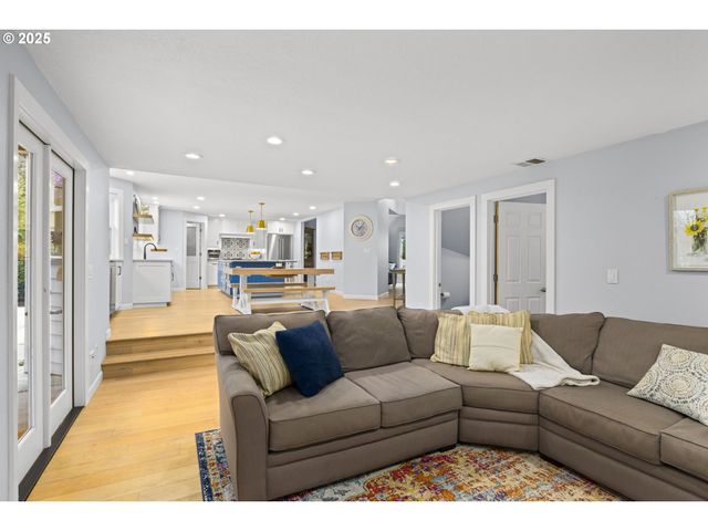 2195 Nw 160TH Ave, Beaverton, OR 97006