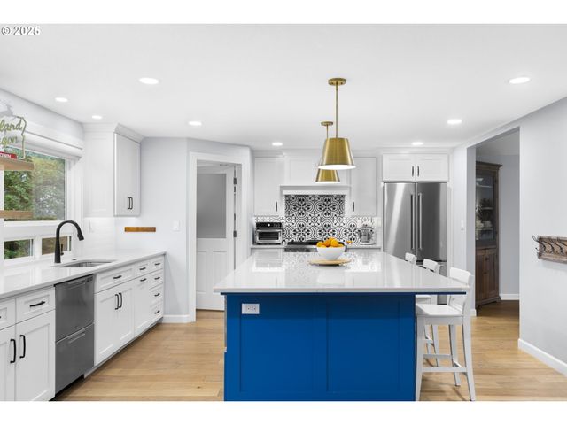 2195 Nw 160TH Ave, Beaverton, OR 97006