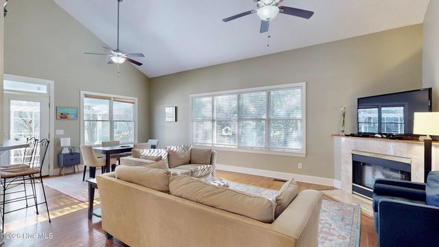 8117 Mason Ridge Lane, Wilmington, NC 28409