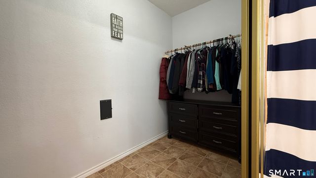 31 High Street 9102, East Hartford, CT 06118