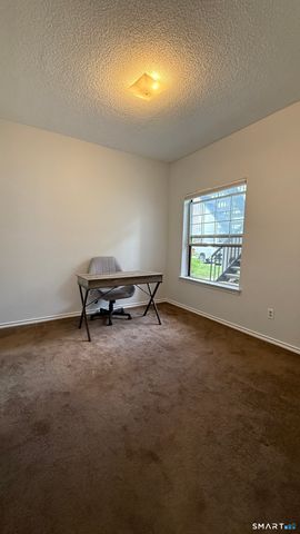 31 High Street 9102, East Hartford, CT 06118