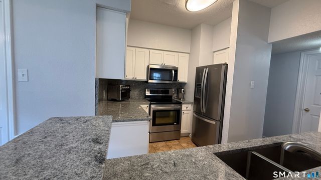 31 High Street 9102, East Hartford, CT 06118