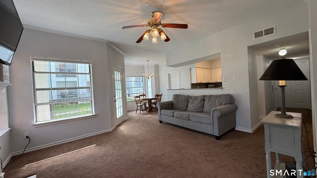31 High Street 9102, East Hartford, CT 06118