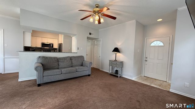 31 High Street 9102, East Hartford, CT 06118