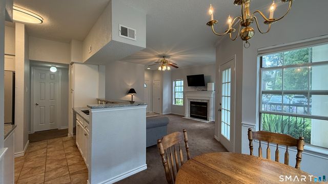 31 High Street 9102, East Hartford, CT 06118