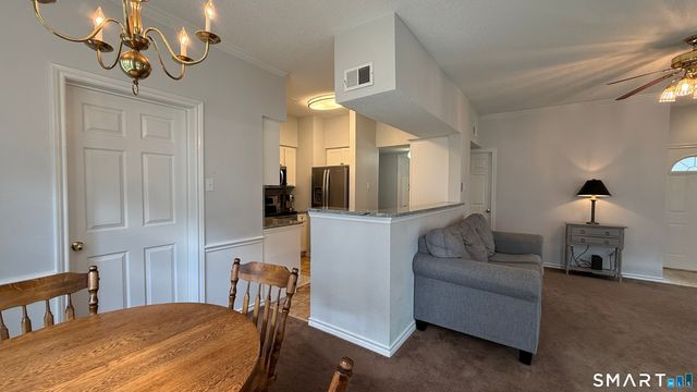 31 High Street 9102, East Hartford, CT 06118